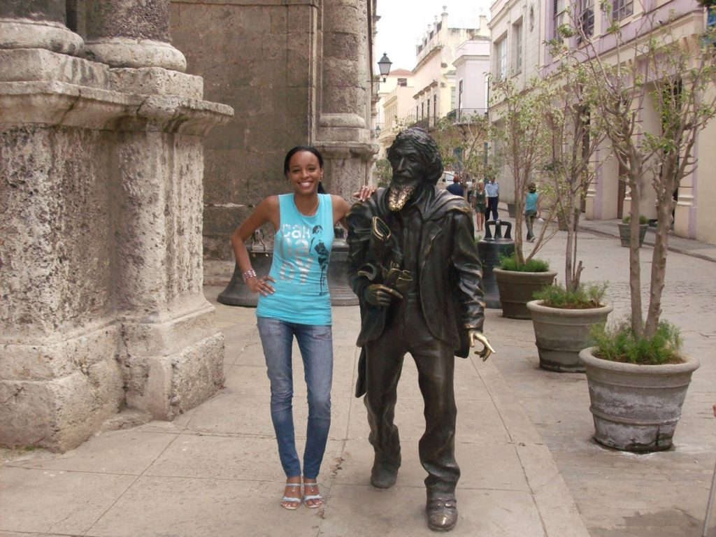 Monumento de bronce del Caballero de París en Ciudad de La Habana