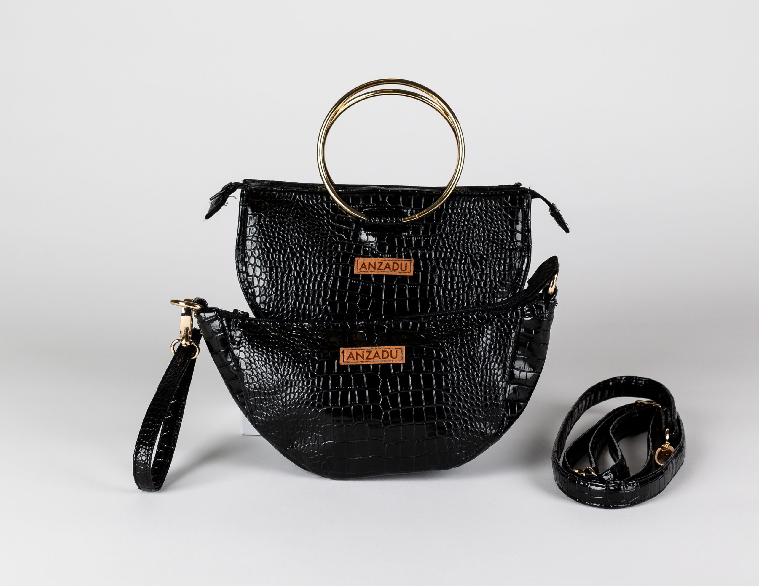 Bolso artesanal Aduany Mini de mujer. Hecho a mano, color negro, diseñado con piel vegana colección Otoño-Invierno.